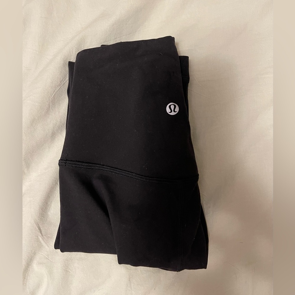 Size 0 Lululemon leggings. Never been worn!